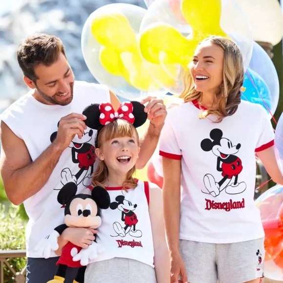 Disney | Disneyland Vintage Mickey Mouse T-Shirt | Large - Picture 5 of 16